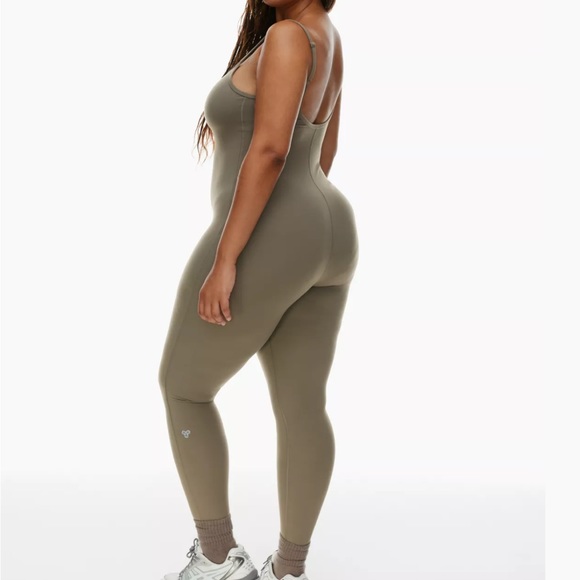 NWT Aritzia color shaded grey TnaBUTTER™ New Rhythm Jumpsuit - Picture 7 of 7